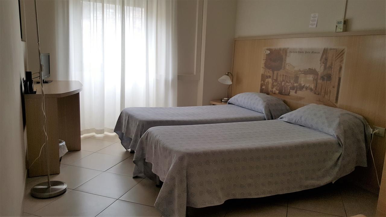 Hotel Centro Imperia Dış mekan fotoğraf