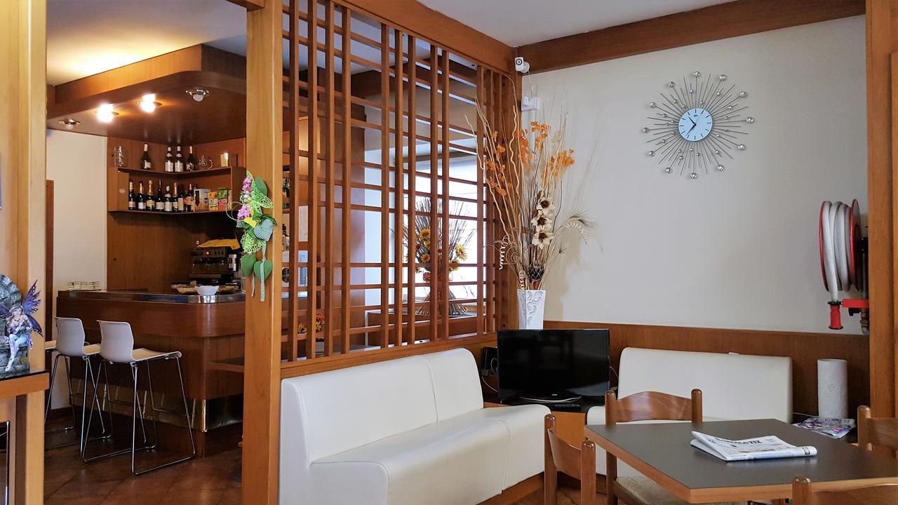 Hotel Centro Imperia Dış mekan fotoğraf